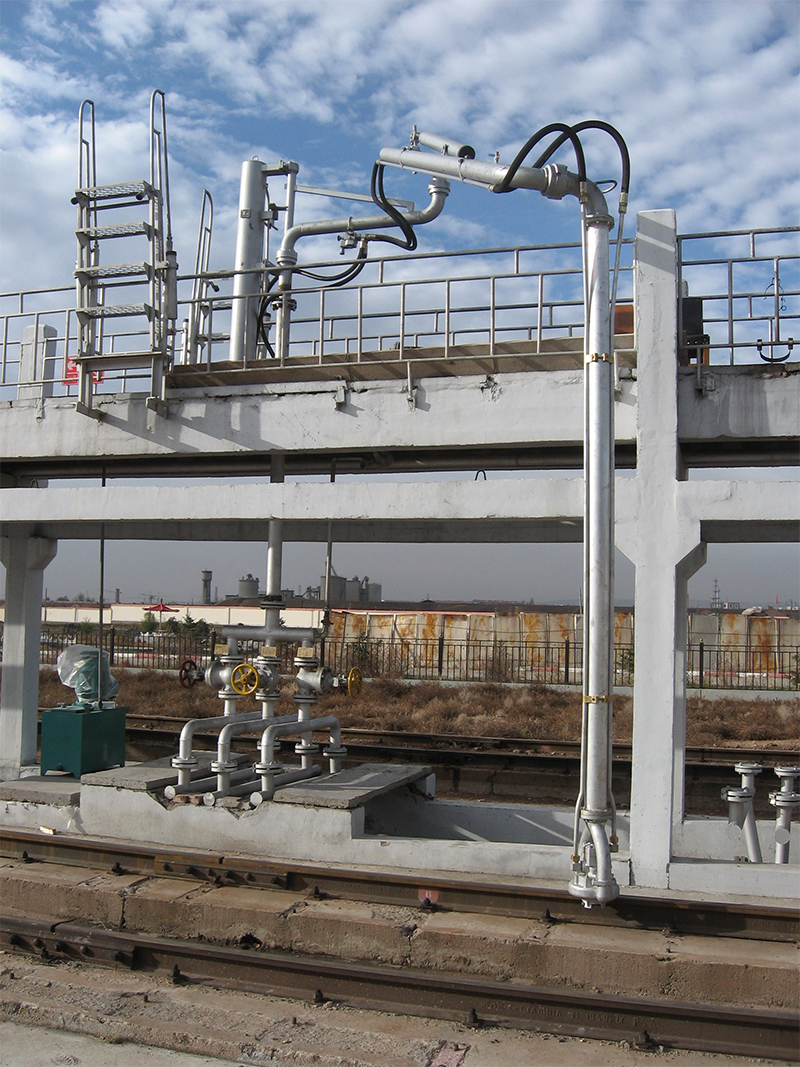 AL1403 火車卸車鶴管 帶潛油泵3.jpg AL1403 火車卸車鶴管 帶潛油泵3.jpg